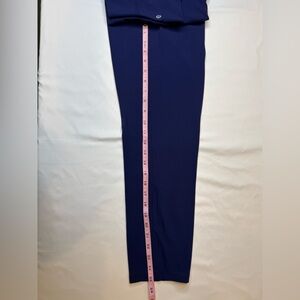 Lululemon Navy Blue cropped Leggings